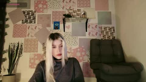 Snapshot of luckysapphire777 chatting on May 19, 11:38 am luckysapphire777 online show from May 19, 11:38 am