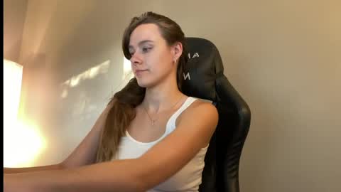 Lucy online show from May 18, 12:18 am