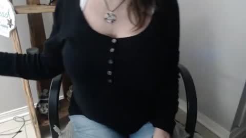 lucy_0000 online show from December 2, 5:46 am