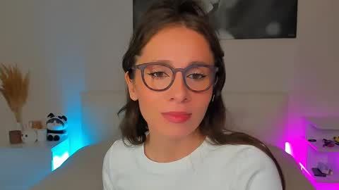 Snapshot of lucy__ray chatting on February 23, 10:20 pm lucy__ray online show from February 23, 10:20 pm