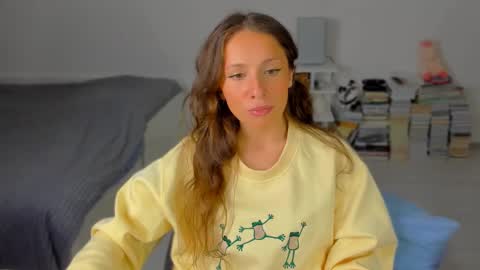 Snapshot of lucy__ray chatting on October 2, 5:42 pm lucy__ray online show from October 2, 5:42 pm