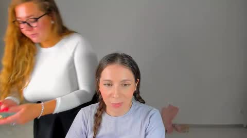 lucy__ray online show from December 16, 5:51 pm