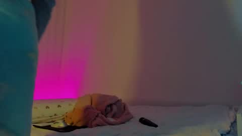 lucy__ray online show from April 18, 12:14 am