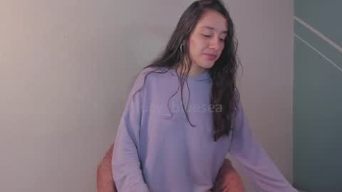 Snapshot of lucy_bluesea chatting on April 24, 3:25 pm Lucy Herrera online show from April 24, 3:25 pm