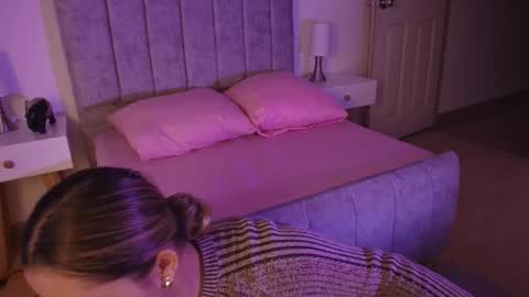 lucy online show from March 29, 3:39 am