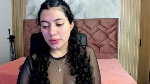 Snapshot of lucy_greys_ chatting on March 5, 7:10 pm Lucy Greys online show from March 5, 7:10 pm