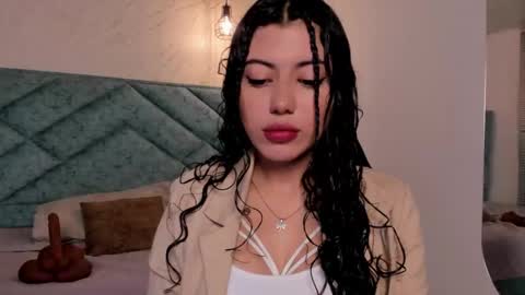 Snapshot of lucy_greys_ chatting on March 26, 10:54 am Lucy Greys online show from March 26, 10:54 am