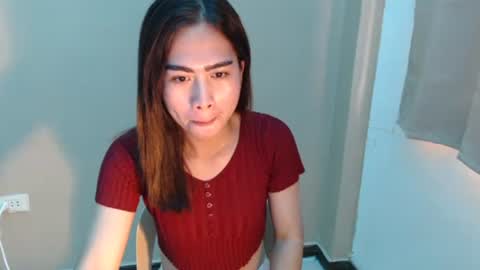 Snapshot of lucy_harper52 chatting on December 10, 4:24 am Lucy Anne online show from December 10, 4:24 am