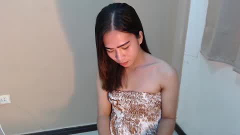 Snapshot of lucy_harper52 chatting on December 12, 4:15 am Lucy Anne online show from December 12, 4:15 am