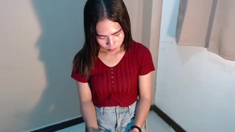 Snapshot of lucy_harper52 chatting on December 23, 8:00 am Lucy Anne online show from December 23, 8:00 am