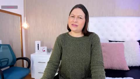 Lucy online show from November 13, 1:10 pm