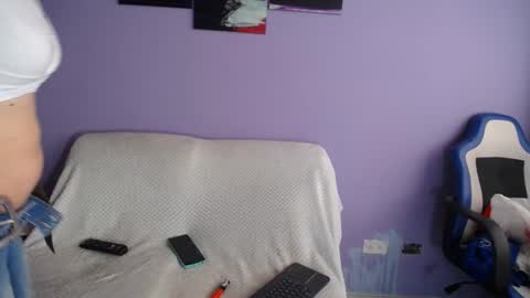  SleepyAbuela online show from April 14, 1:28 pm