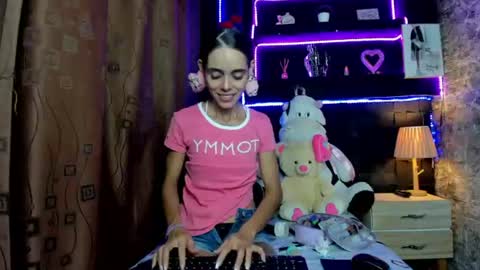 Snapshot of lucy_unlimited chatting on August 2, 10:30 pm Lucy unlimit come back here online show from August 2, 10:30 pm