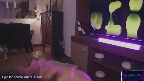 Lucy Alien  online show from December 21, 1:04 am