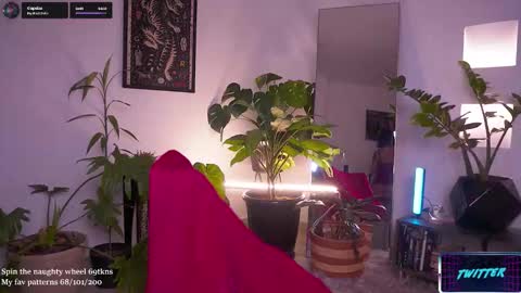 Lucy Alien  online show from September 30, 10:04 pm