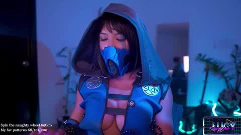 Lucy Alien  online show from October 28, 7:27 pm