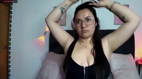 Snapshot of lucyfer_111 chatting on May 28, 11:40 am sam online show from May 28, 11:40 am