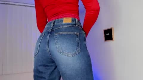 Snapshot of lucygarciia chatting on July 10, 3:00 am Lucy online show from July 10, 3:00 am