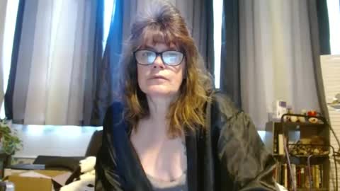 lucylling online show from February 25, 3:05 pm