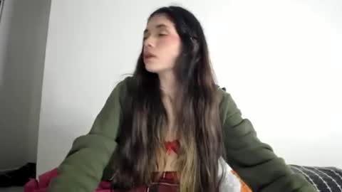 lucyportman online show from April 12, 6:29 am