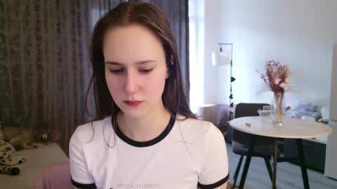 Lucy Rose online show from April 4, 11:40 am