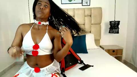 Snapshot of lucytaylor_t chatting on December 1, 12:10 pm lucytaylor_t online show from December 1, 12:10 pm