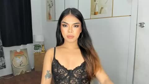 lucyvane online show from July 13, 2:47 am