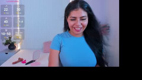 Lucy Wold online show from May 30, 8:39 pm