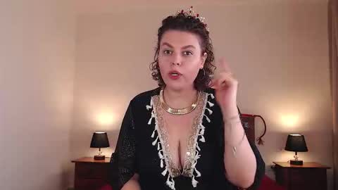 Snapshot of lucywmiller chatting on October 18, 10:16 am Call me Lucy online show from October 18, 10:16 am