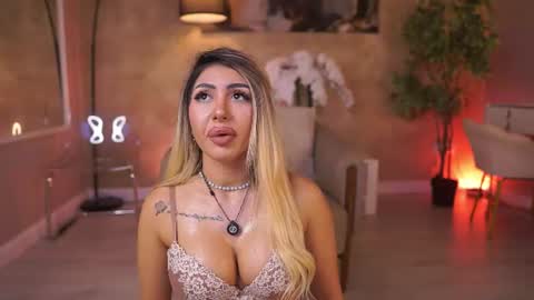 LucyRose online show from June 25, 8:08 am