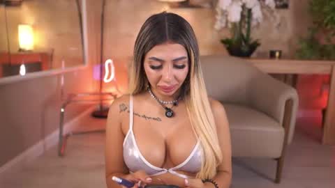 LucyRose online show from July 19, 8:18 am