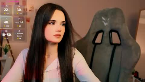 Snapshot of luenesente chatting on July 8, 7:40 pm Alice online show from July 8, 7:40 pm