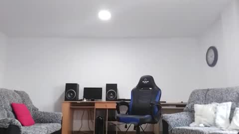 Luigi online show from October 25, 2:13 pm