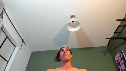 Snapshot of luis_as chatting on February 8, 12:38 am Luis AS online show from February 8, 12:38 am