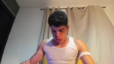 Snapshot of luis_as chatting on February 10, 4:04 pm Luis AS online show from February 10, 4:04 pm