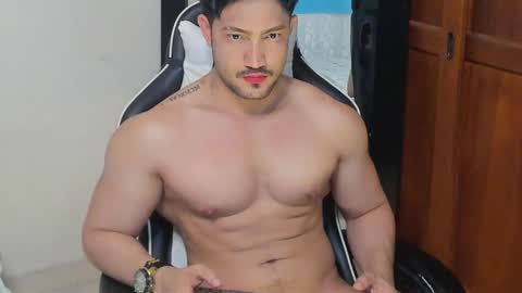 luis_baptista online show from December 14, 1:22 am