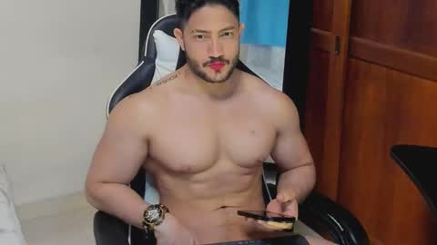 Snapshot of luis_baptista chatting on February 12, 5:24 am luis_baptista online show from February 12, 5:24 am