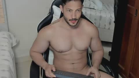 luis_baptista online show from July 4, 4:40 am
