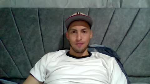 Snapshot of luis_vergon__ chatting on August 2, 3:16 am luis_vergon__ online show from August 2, 3:16 am