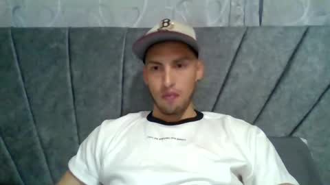 Snapshot of luis_vergon__ chatting on August 5, 2:14 am luis_vergon__ online show from August 5, 2:14 am
