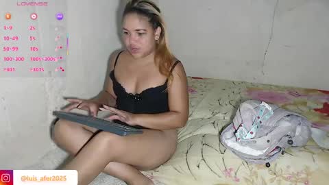 Snapshot of luisa2025_ chatting on April 14, 2:17 am Hot Latina online show from April 14, 2:17 am