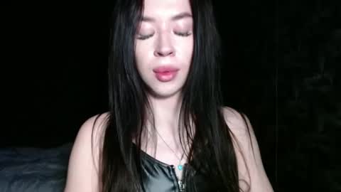 luisa lovedom online show from May 15, 10:50 pm