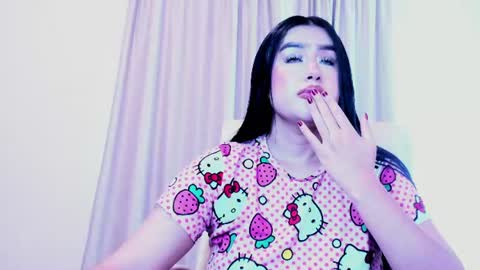 Snapshot of luisaa_diaz_ chatting on June 24, 7:02 pm Luisa Diaz online show from June 24, 7:02 pm