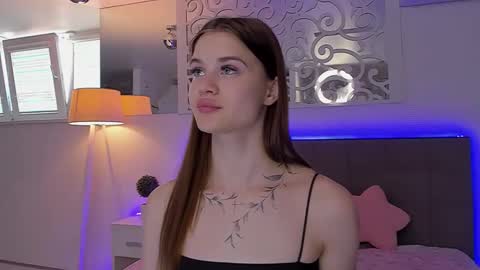 LuisaClover online show from May 21, 12:23 pm