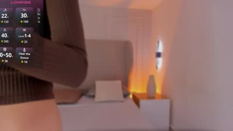 L U I S A online show from December 16, 8:25 pm