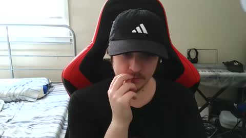 Luisdiaztube online show from May 5, 7:22 pm