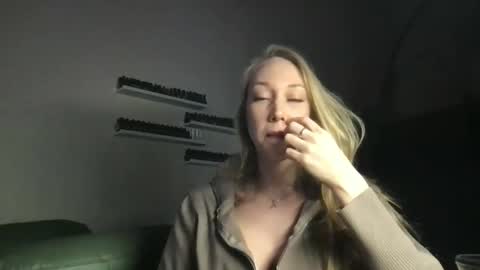 luiva13 online show from February 10, 2:26 pm