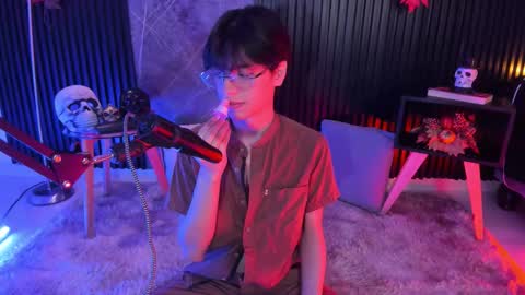 luixdust1 online show from October 21, 4:24 am