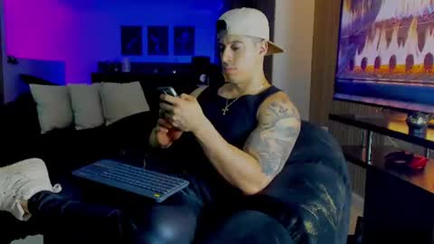 Snapshot of lukas_green1 chatting on July 8, 11:42 pm Lukas Green online show from July 8, 11:42 pm
