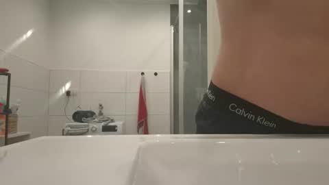 lukasschoetz online show from November 8, 8:40 pm